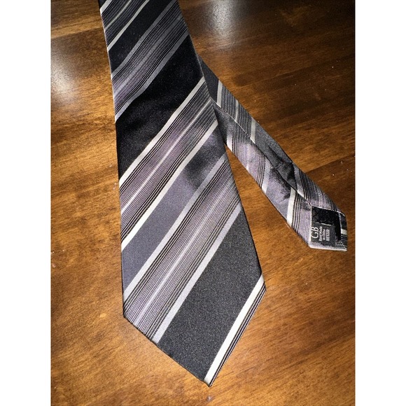 Geoffrey Beene 100% Silk Tie Black Gray And White Diagonal Stripes Hand Made - Picture 4 of 6